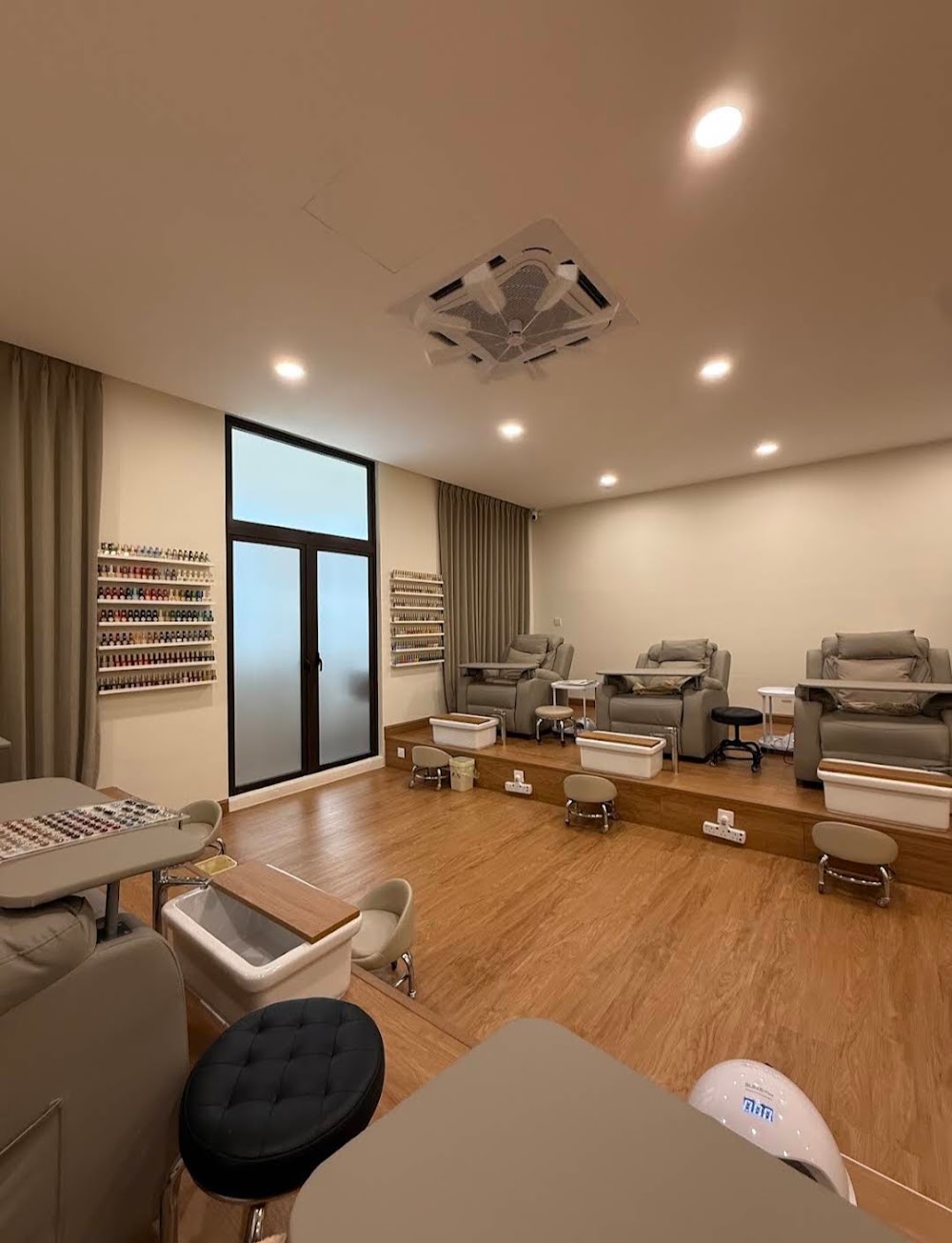 De Nail House & Spa
